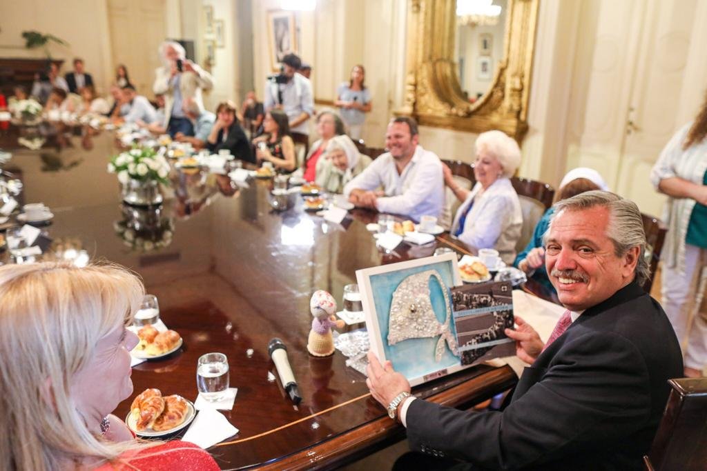 El presidente Alberto Fernández se reunió con referentes de organizaciones que defienden los derechos humanos.
