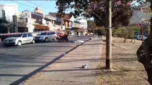 Siniestro vial: Motociclista chocó contra un auto y murió