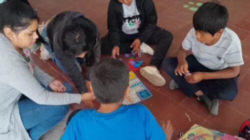 Estudiantes potencian su creatividad a través del dibujo y la pintura