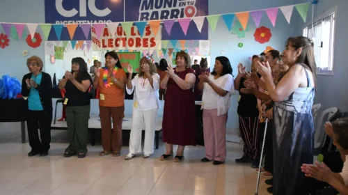 Cristina Cardozo, elegida reina de la tercera edad en el CIC Bicentenario