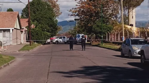 Conmoción en el Barrio Santa Ana I: avanzan las investigaciones sobre el hombre hallado muerto.