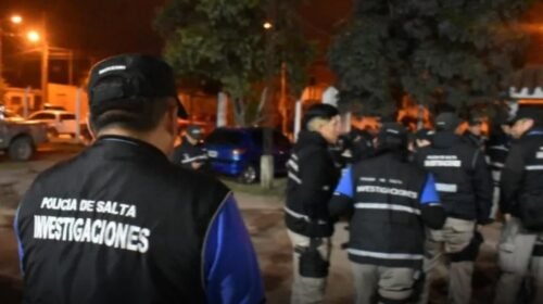 La Policía Rural y Ambiental desarticuló una riña de gallos en barrio Ramón Abdala, en Rosario de la Frontera.