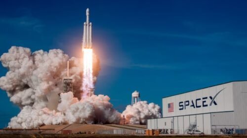SpaceX canceló su próxima misión a Marte para enfocarse en otro destino espacial