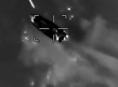 Estados Unidos bombardeó otra presunta lancha del narcotráfico en el Caribe: murieron sus tres tripulantes