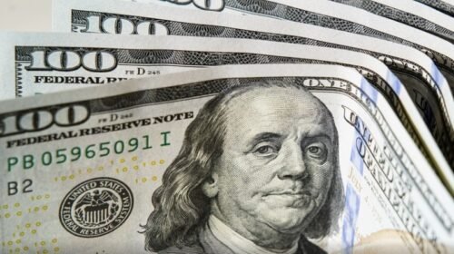 El dólar volvió a bajar y perforó el piso de los $1400 por primera vez desde octubre