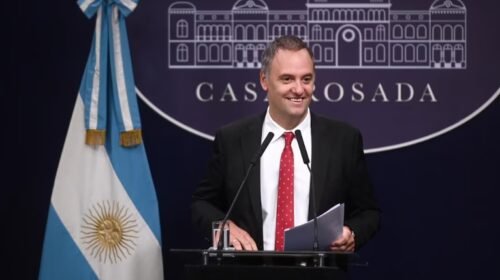 El fiscal Pollicita pidió investigar si hubo más viajes de Adorni junto al periodista Grandío