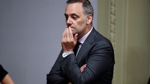 El Gobierno trata de no mostrar fisuras y se alinea detrás del discurso oficial en defensa de Manuel Adorni