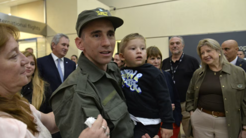 Nahuel Gallo regresó a la Argentina tras 448 días como rehén del régimen de Nicolás Maduro