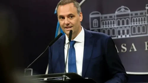 Gobierno presenta paquete de reformas: expropiaciones, desalojo de ocupantes y venta de tierras a extranjeros