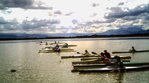 Frontera cerrada y varios varados