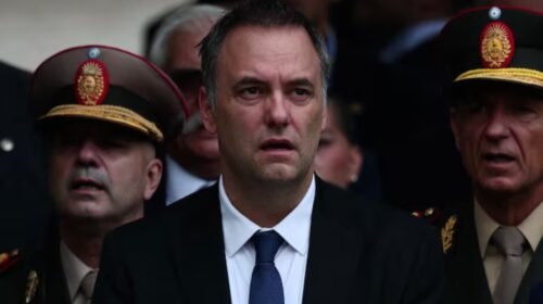 Milei prioriza sostener a Adorni en medio de la crisis política