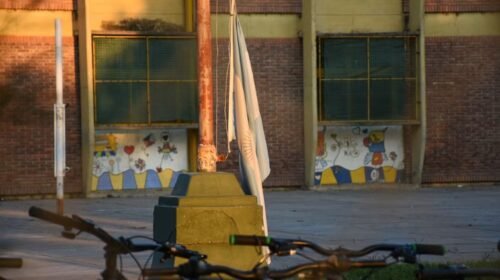 El asesinato en la escuela de San Cristóbal: las dos hipótesis que los vecinos discuten en voz baja y las que evalúa la Justicia