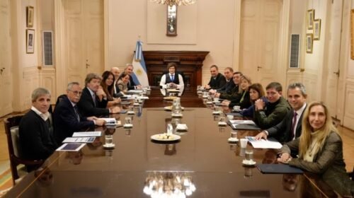 Adorni salió empoderado por Milei, en medio de más revelaciones: sus próximos pasos y la estrategia judicial