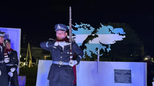 Homenaje y emoción en la Vigilia Patriótica del Campo de la Cruz