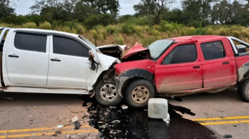 Cuatro muertos y dos heridos graves tras un choque frontal en la ruta provincial 13