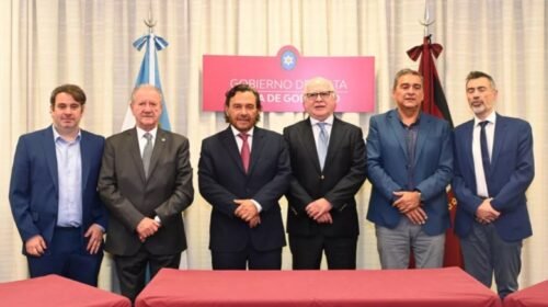 Sáenz firmó un acuerdo con el Hospital Italiano para fortalecer la alta complejidad y la investigación médica