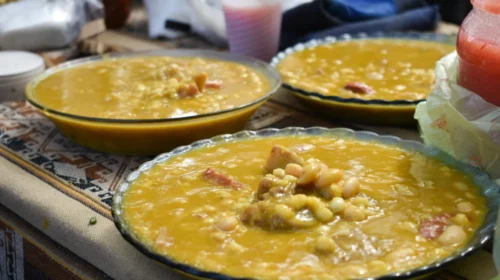 Brindarán una masterclass gratuita para aprender a cocinar locro salteño