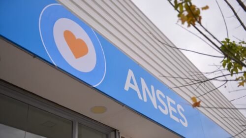 Es oficial: El Gobierno formalizó los nuevos aumentos y bonos para jubilaciones y asignaciones