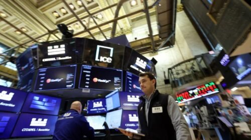 El riesgo país rompió el piso de los 500 puntos básicos en medio de una nueva suba de los bonos argentinos