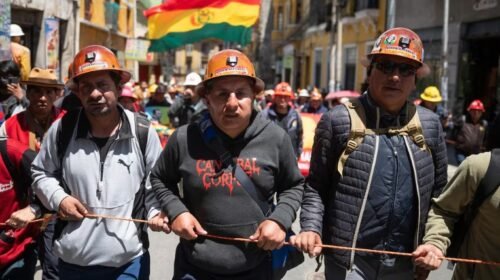 Sectores afines a Evo Morales continúan su avance hacia La Paz y aumentan la tensión en Bolivia tras dos semanas de bloqueos