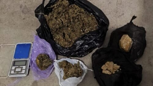 Secuestraron más de mil dosis de droga y demoraron a tres personas en barrio Santa Ana