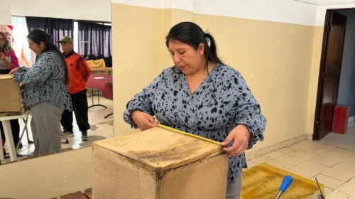 La Municipalidad y UPATecO iniciaron un curso de tapicería en el CIC Solidaridad