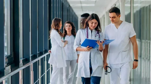 Salud reabre la inscripción para cubrir 21 vacantes en residencias profesionales