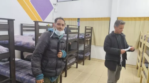 En la noche más fría del año, el Hogar de Noche asistió a 79 personas en situación de calle