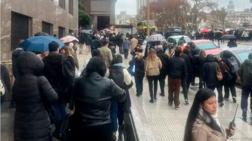 Evacúan el Ministerio de Economía por una amenaza de bomba