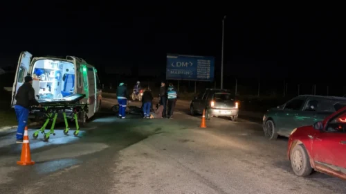 Una mujer fue hospitalizada tras un violento choque en avenida Bolivia