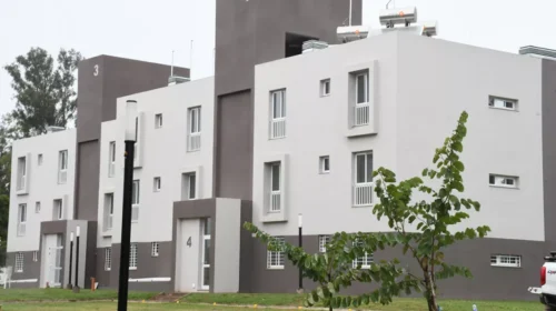 Sáenz entregó 48 departamentos en Rosario de la Frontera y la Provincia ya superó las 4.500 viviendas adjudicadas