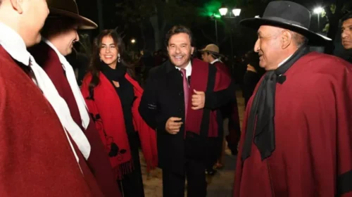 Más de tres mil salteños participaron de la Guardia bajo las Estrellas en homenaje a Güemes
