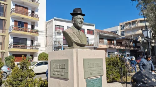 Salta homenajeó a Carlos Gardel a 91 años de su fallecimiento