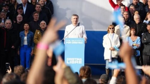 En el banderazo por CFK, Máximo Kirchner desafió a Axel Kicillof: “Está muy claro quién debe ser la conductora de este proceso”