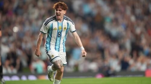 Argentina goleó 3-0 a Islandia con un tanto de Messi en la despedida previa al Mundial