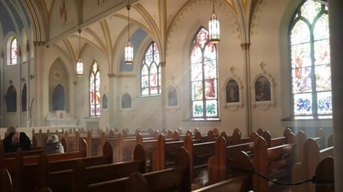 Estudio de la UBA revela un desplome del catolicismo en Argentina y un fuerte aumento de los “sin religión”