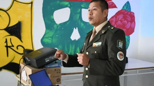 El Ejército Argentino brinda charlas informativas sobre el ingreso 2027 en los CIC de la ciudad
