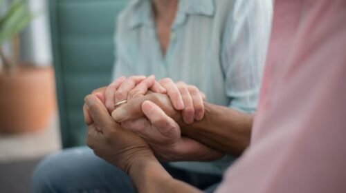 Alerta de los expertos: El dramático olvido y la vulneración de derechos que sufren los adultos mayores en Argentina.