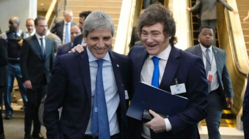 El riesgo país roza los 400 puntos tras el anuncio de nuevos créditos con avales internacionales