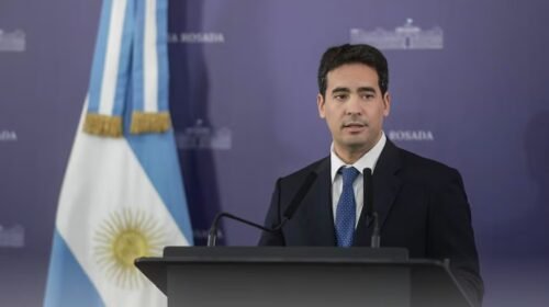 El nuevo vocero de Milei debutó con el pie izquierdo: tuvo que pedir disculpas tras su primera conferencia