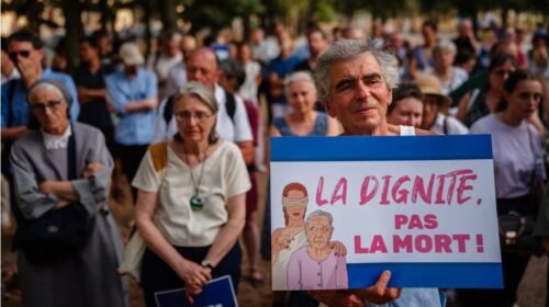 Histórico: Francia aprueba la ley de muerte asistida tras años de intensos debates