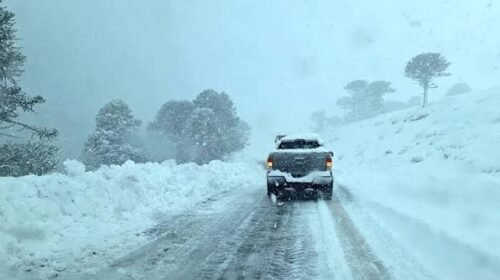 El Servicio Meteorológico Nacional mantiene alertas por nevadas, heladas, tormentas y viento Zonda en distintas regiones del país