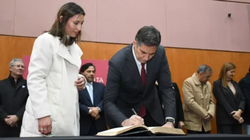 Sáenz tomó juramento al nuevo ministro de Seguridad y ratificó la continuidad del plan provincial
