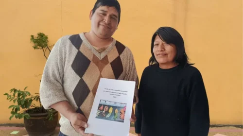 El ciclo de capacitaciones gratuitas “Legado Ancestral” llega al Mercado Artesanal de Salta con un Taller de Tintes Naturales