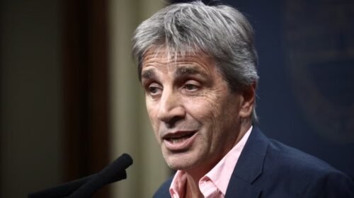 El riesgo país roza los 450 puntos impulsado por presiones externas y locales