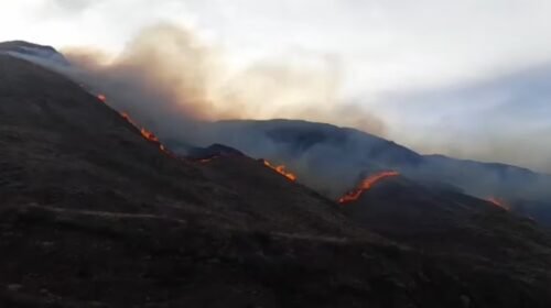 Un voraz incendio arrasó 900 hectáreas en un solo día en las sierras de La Rioja