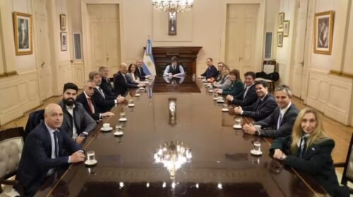 Milei se reúne con legisladores oficialistas para ordenar la agenda del Congreso tras defender su rumbo económico