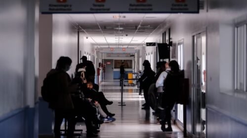 Hospitales nacionales cobrarán la atención médica a extranjeros no residentes: los puntos clave de la medida