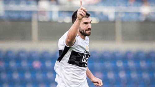 De viral en el Mundial a figura en Paraguay: el golazo de Tim Payne en su debut con Olimpia