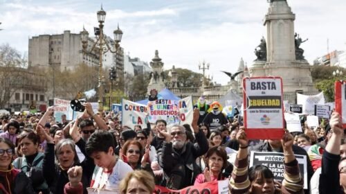 Otra jornada de tensión frente al Congreso: jubilados y personas con discapacidad fueron reprimidos durante la protesta